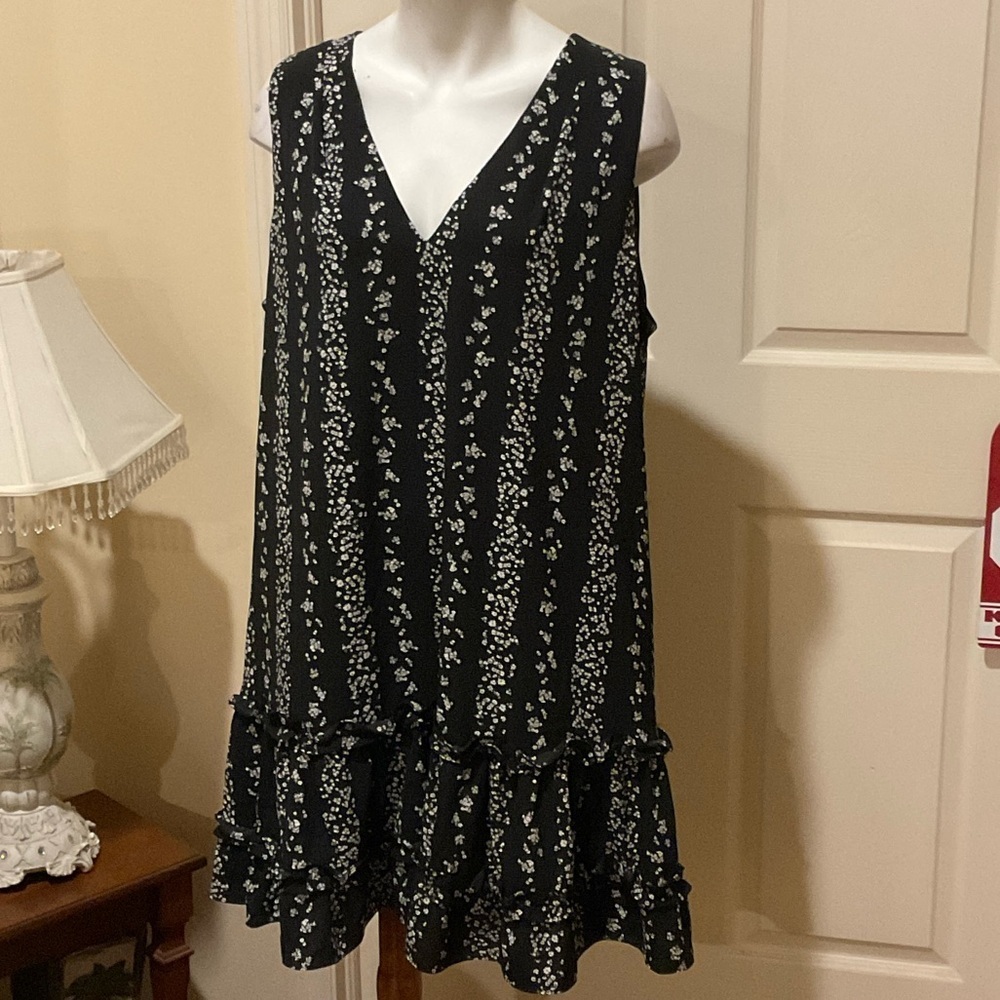 BCBG Black Dress with White Floral Print and Ruffled Hem NWOT. Size XXL